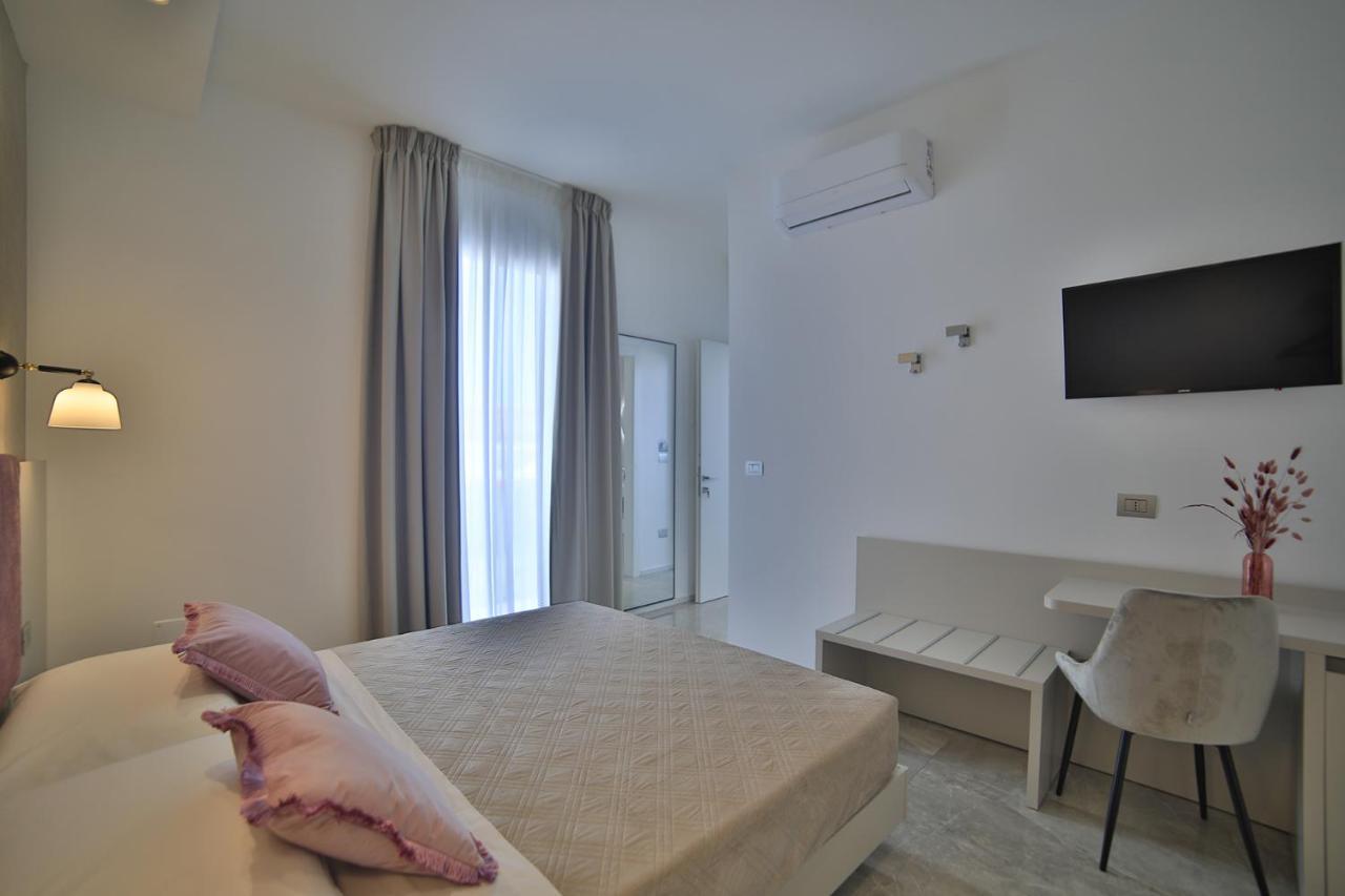 Calaluna Rooms Porto Cesareo Exteriör bild